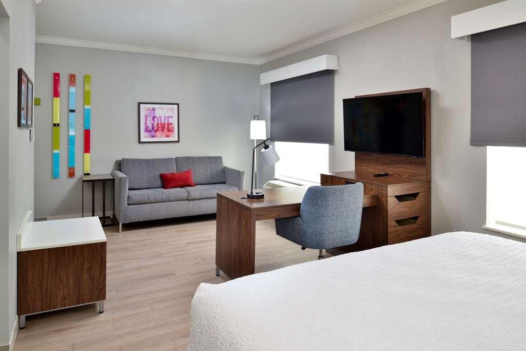 Hampton Inn & Suites Greenville Room photo